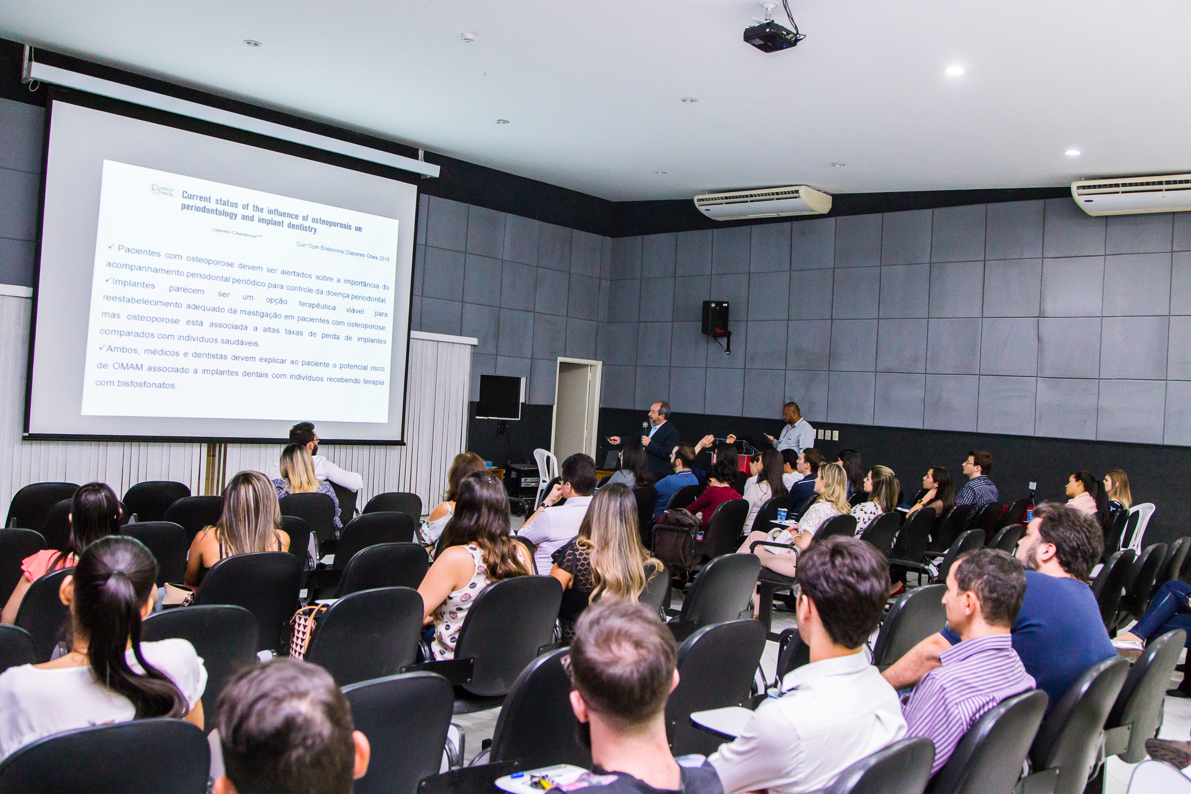 Especialista em Odontologia Hospitalar realiza palestra no CRO-MT