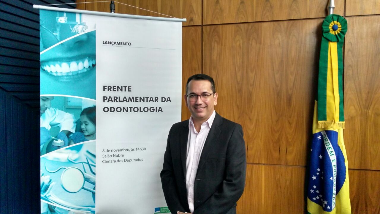 Frente Parlamentar é instalada e cirurgiões-dentistas entregam primeiras reivindicações