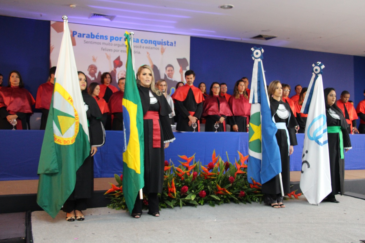 CRO-MT prestigia formatura de novos cirurgiões-dentistas