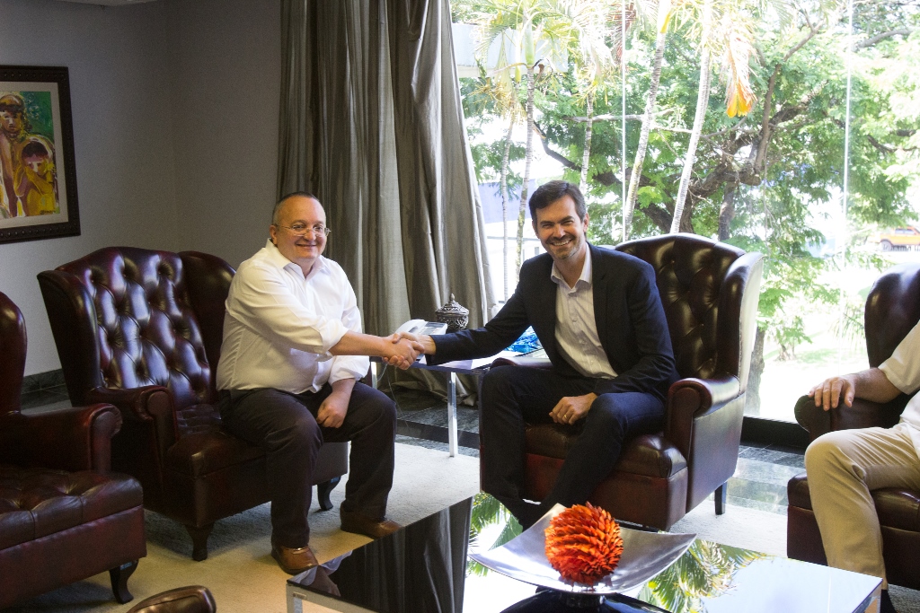 Conselheiros do CRO-MT participam de reunião com o governador Conselheiros do CRO-MT participam de reunião com o governador