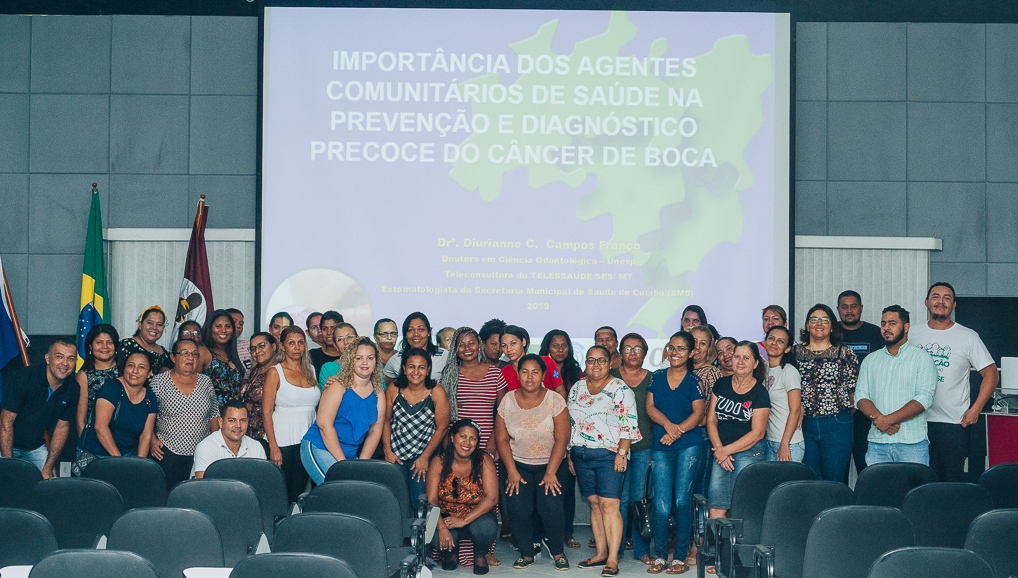 Agentes comunitários de saúde recebem treinamento sobre câncer de boca Agentes comunitários de saúde recebem treinamento sobre câncer de boca