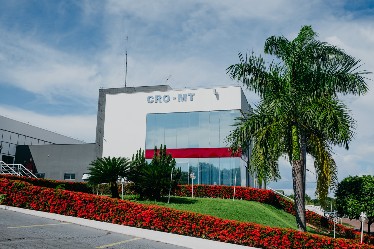 CRO-MT repudia portaria do MEC e busca justiça