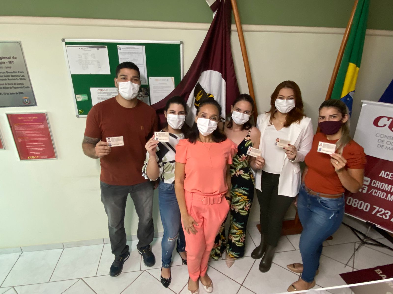 CRO-MT faz entrega de carteiras em Barra do Garças