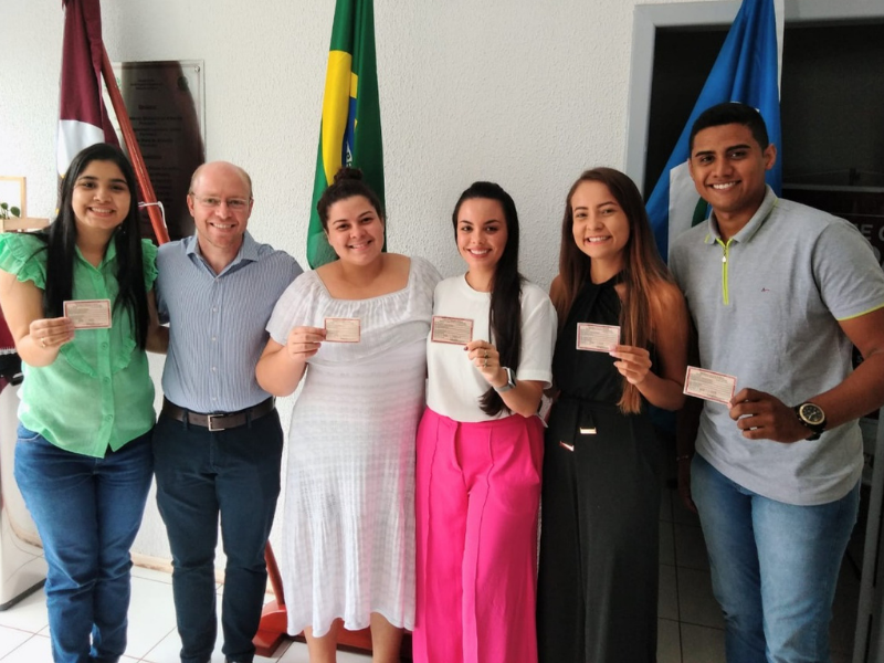 Dentistas de Tangará da Serra recebem carteira profissional