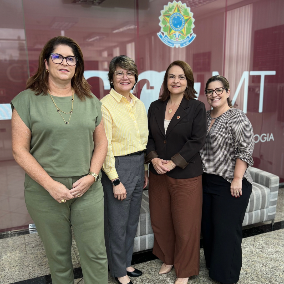 Reunião entre o CRO-MT e a Vigilância Sanitária de Cuiabá Reunião entre o CRO-MT e a Vigilância Sanitária de Cuiabá