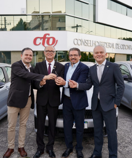 Entrega das chaves dos novos automóveis